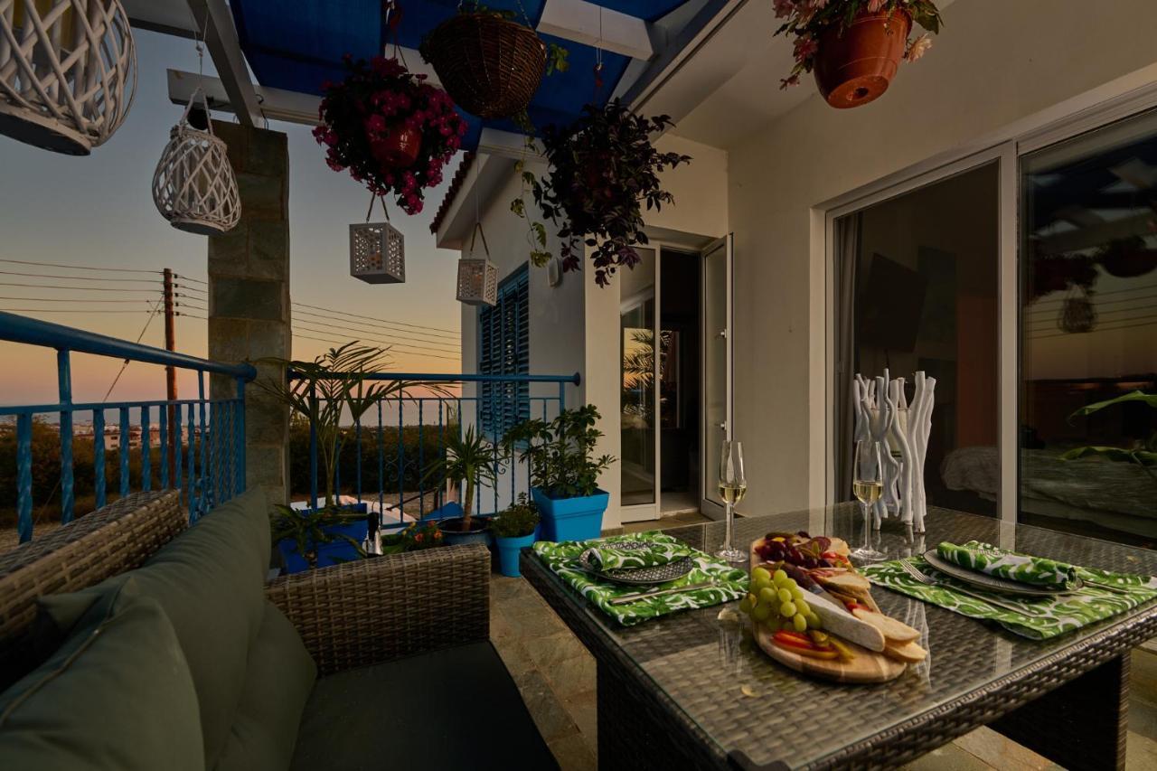 Villanelle Bed & Breakfast Welcomes Dog Lovers Only Tala エクステリア 写真