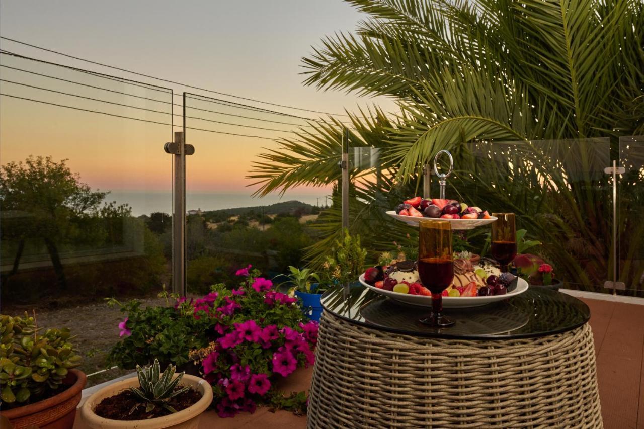 Villanelle Bed & Breakfast Welcomes Dog Lovers Only Tala エクステリア 写真